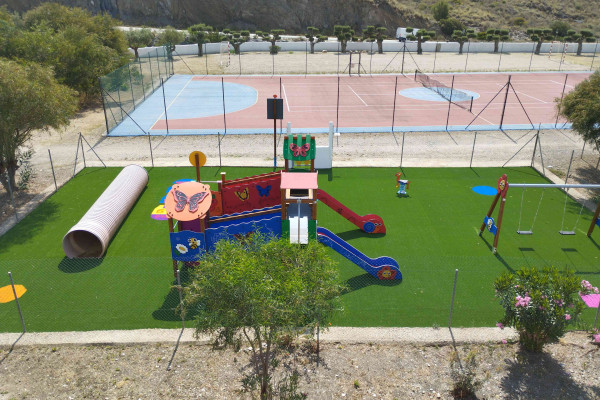 parque-infantil-camping-bungalow-cueva-negra-mojacar-almeria-6-1red384CF30F-22AE-BD45-0666-3B54225510BE.jpg