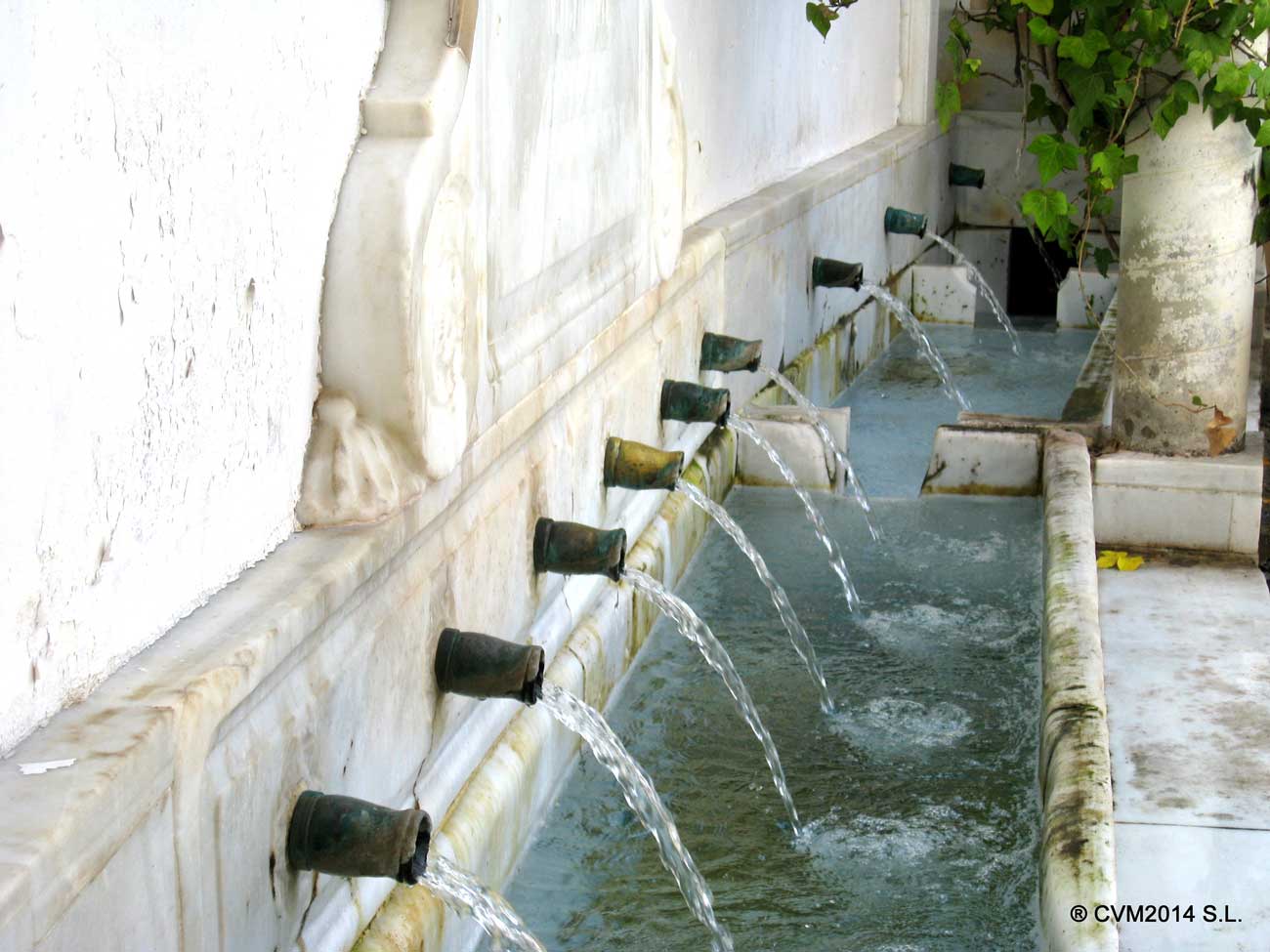 The Moorish fountain Mojacar, or "Fountain of the thirteen pipes"